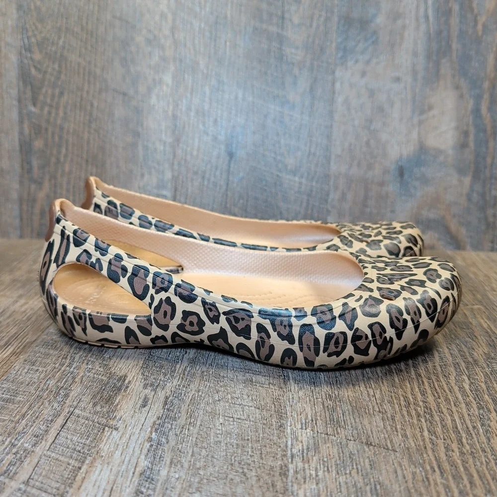 Crocs Kadee Flat Women Size 7 Leopard Print Animal Pattern Brown Black Slip On